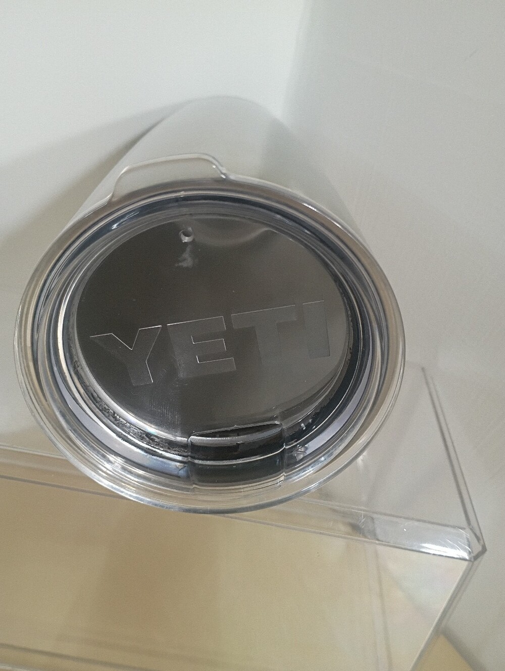 YETI Rambler 20oz Stainless Steel Tumbler. Condition is New. - Picture 2 of 8
